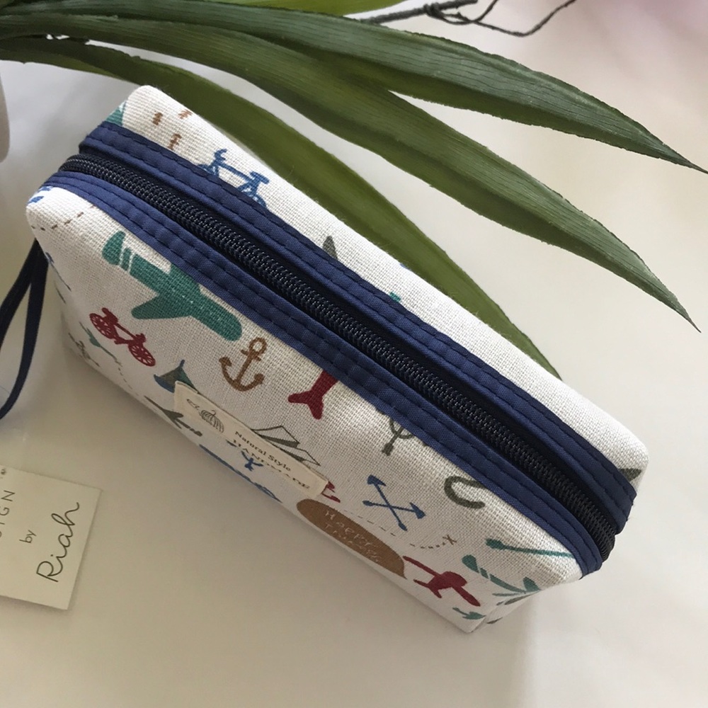 Cosmetic/Travel Pouch - Picture 4 of 8